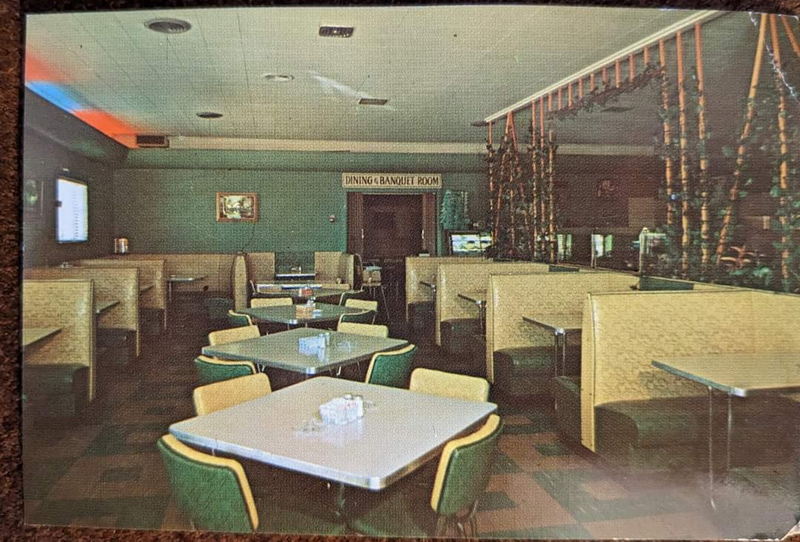 Green Parrot Bar (Press Box, Bongos) - Old Postcard